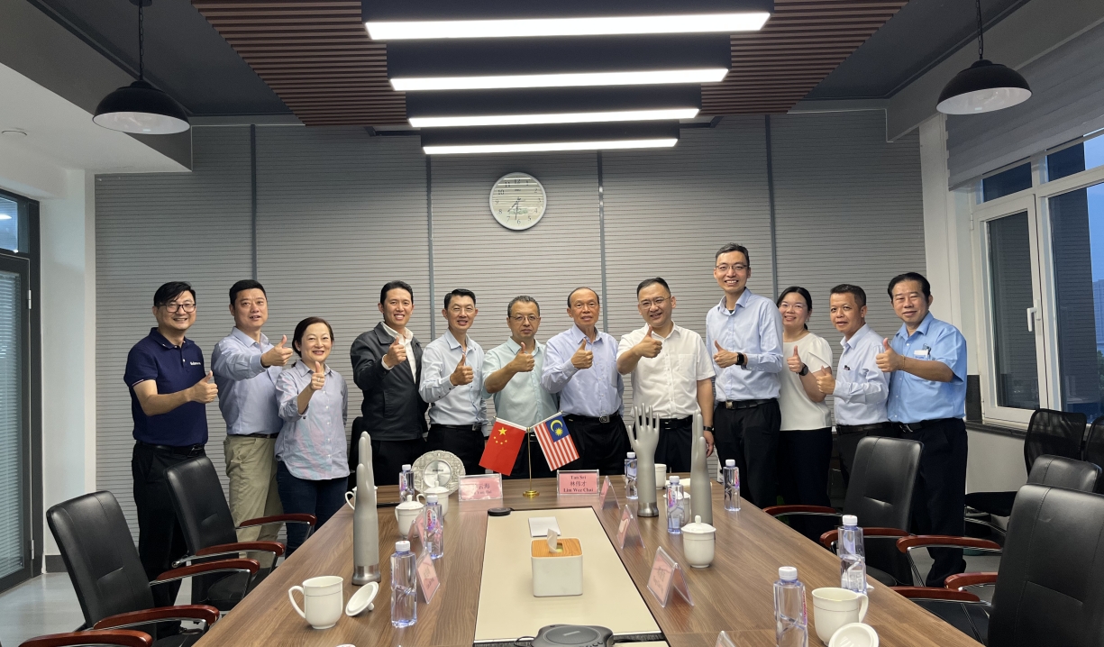 <strong>馬來(lái)西亞著名實(shí)業(yè)家、頂級(jí)手套集團(tuán)創(chuàng)始人丹</strong>”